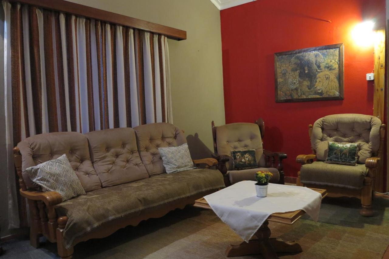 Okahandja Guesthouse Esterno foto