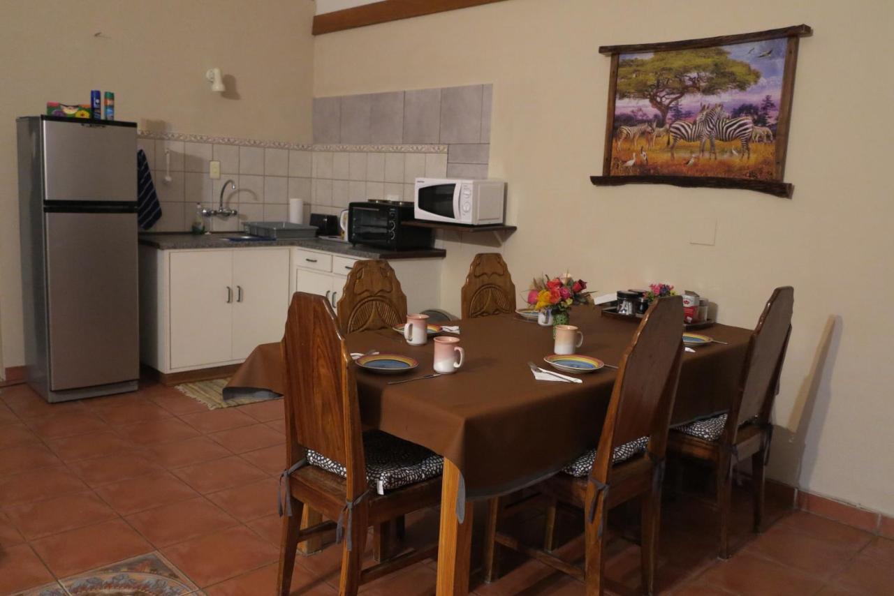 Okahandja Guesthouse Esterno foto